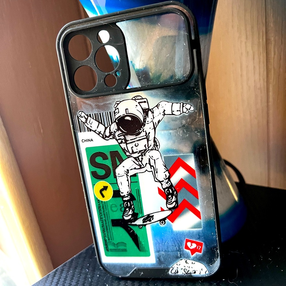 iPhone 12pro max spaceman case